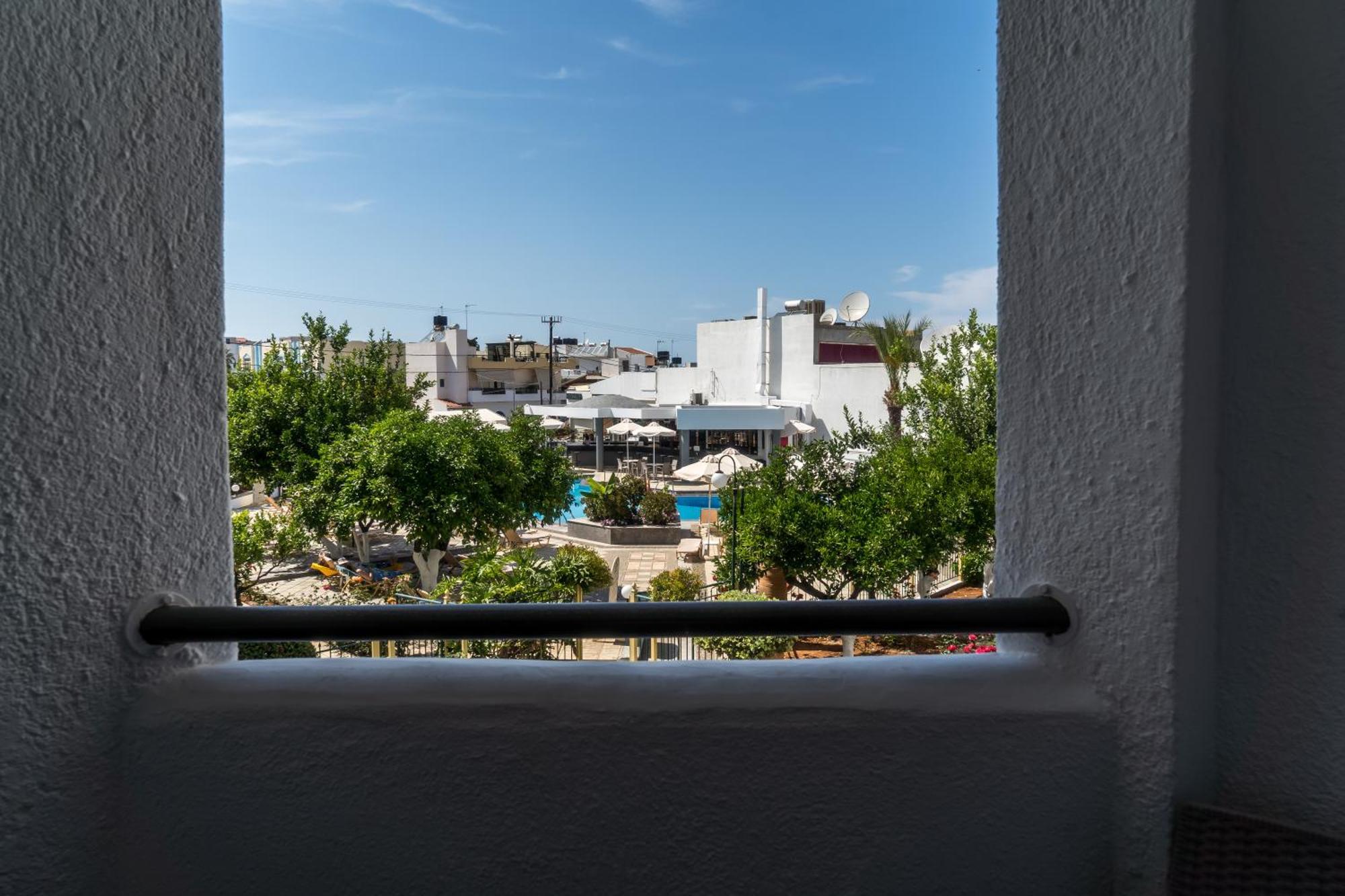Hotel Malia Holidays ภายนอก รูปภาพ