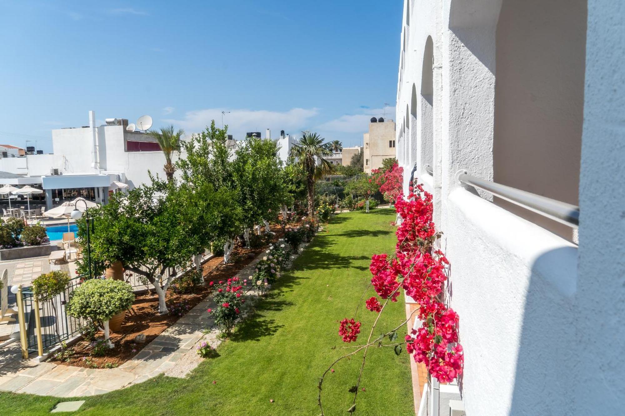 Hotel Malia Holidays ภายนอก รูปภาพ